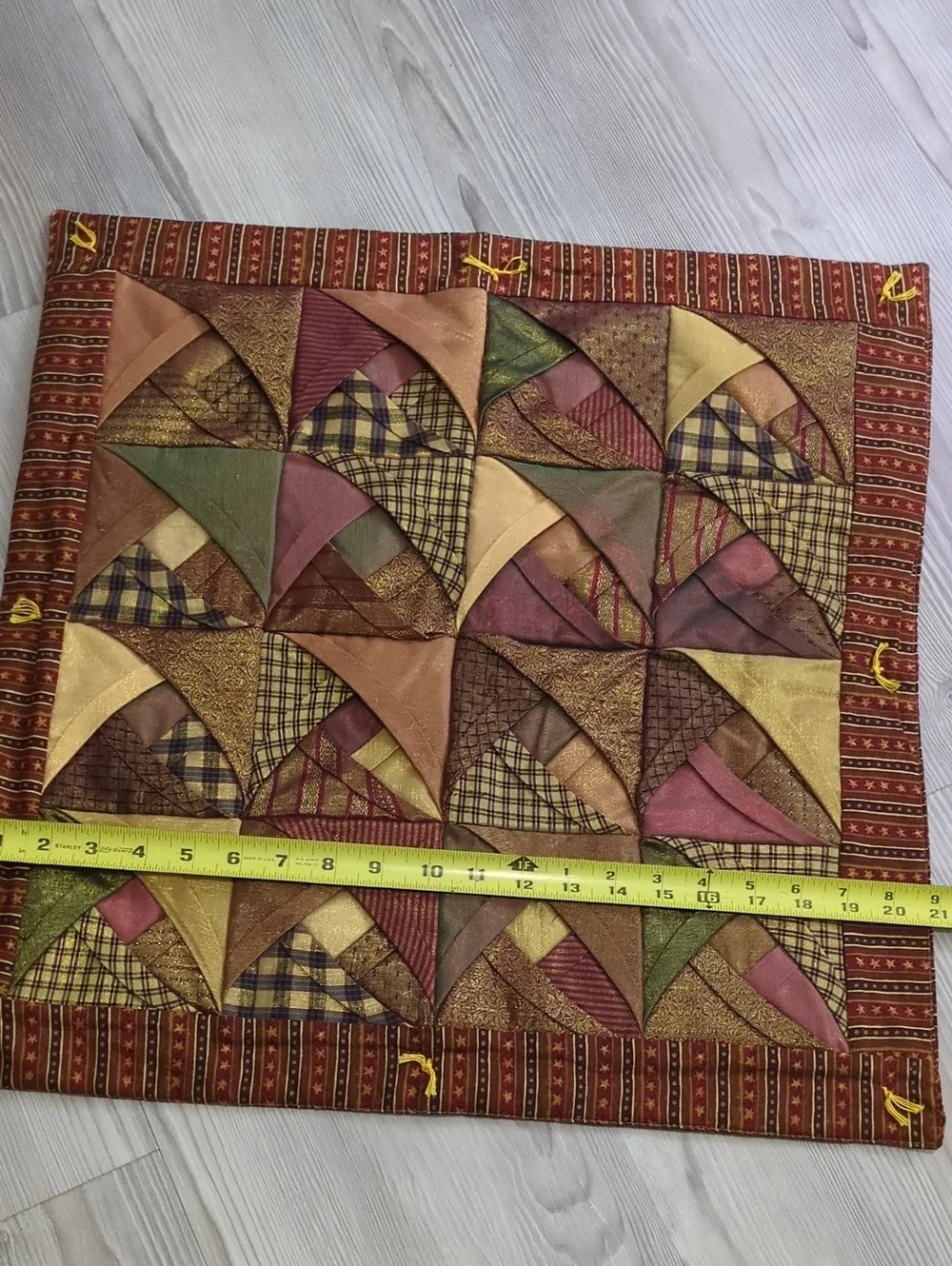 Handmade Cathedral Window Quilt Wall Hanging Pillow Cover 21x21 Primitive Countr